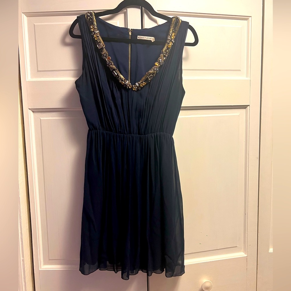 Alice & Olivia navy tank v neck jewel gold beaded collar dress size 6